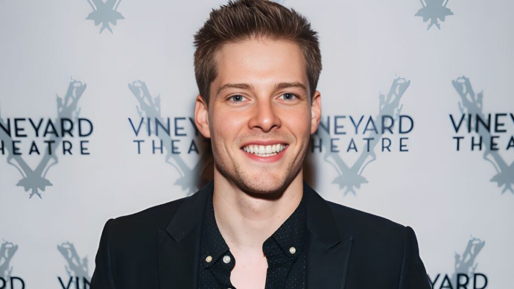 Hunter Parrish Net Worth Bio and the Story of His Career Hunter Parrish Net Worth Bio and the Story of His Career